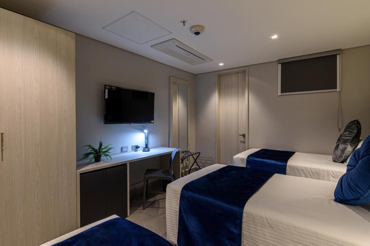 מדיין 4 Sur Hotel מראה חיצוני תמונה